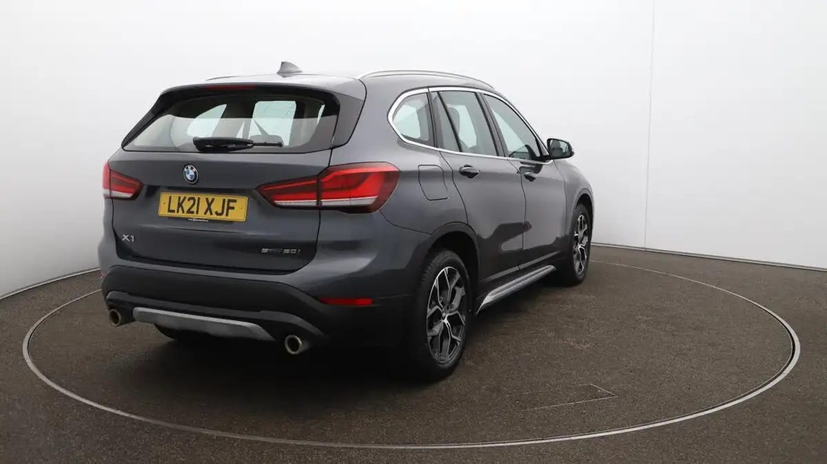 2020-bmw-x1-20-sdrive-20i-xline-big-55
