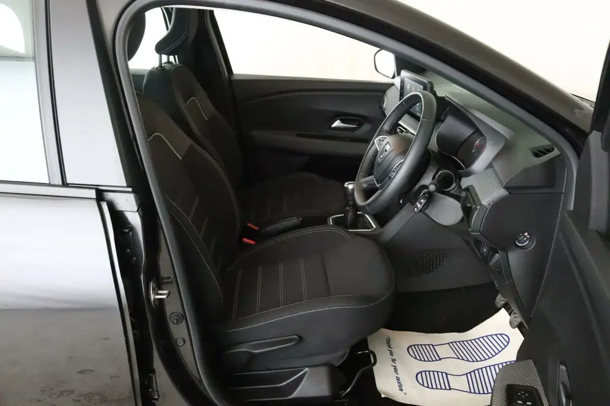 2022-dacia-sandero-10-tce-comfort-90bhp-big-15