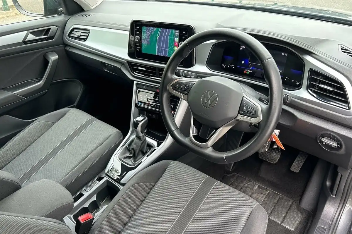2022-volkswagen-t-roc-15-tsi-life-dsg-big-11