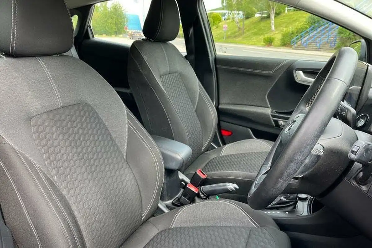2022-ford-puma-suv-10-titanium-125ps-auto-big-16