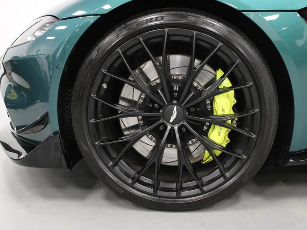 2022-aston-martin-vantage-40-v8-vantage-f1-roadster-big-3
