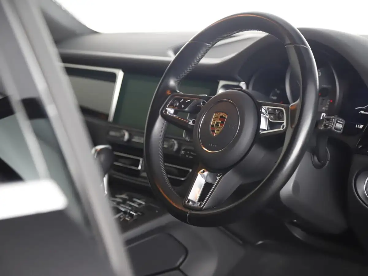 2021-porsche-macan-30-s-big-8
