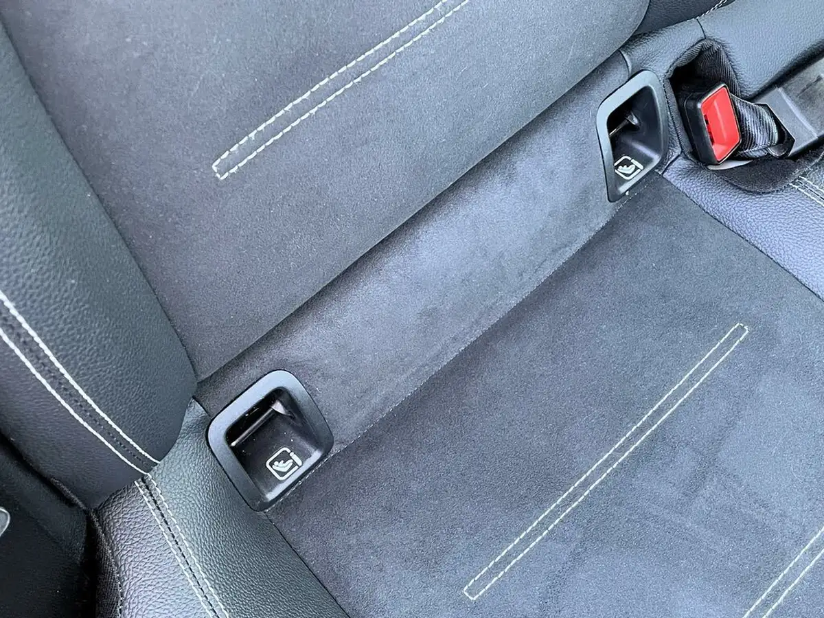 2021-mercedes-benz-a-class-13-a200-exclusive-edition-7g-dct-big-13