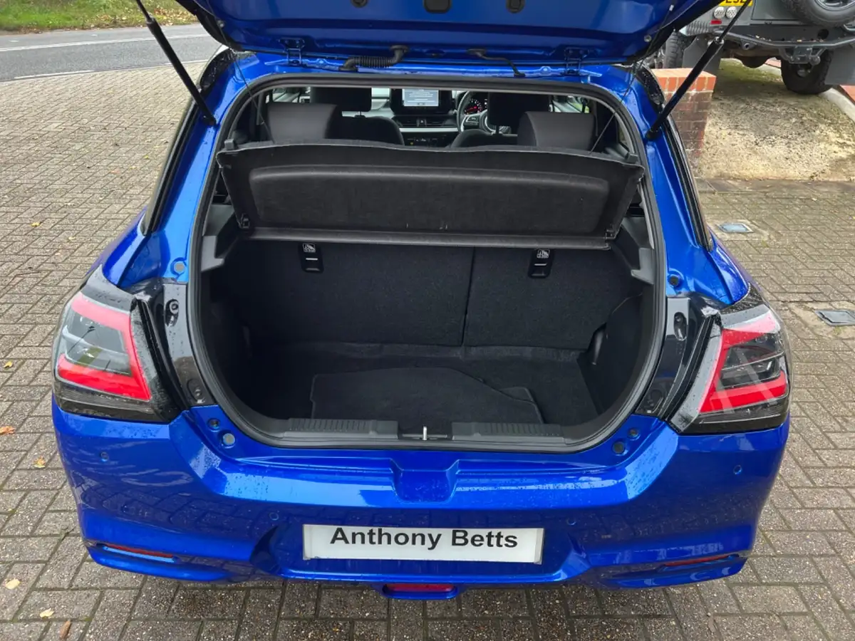 2024-suzuki-swift-12-motion-big-6