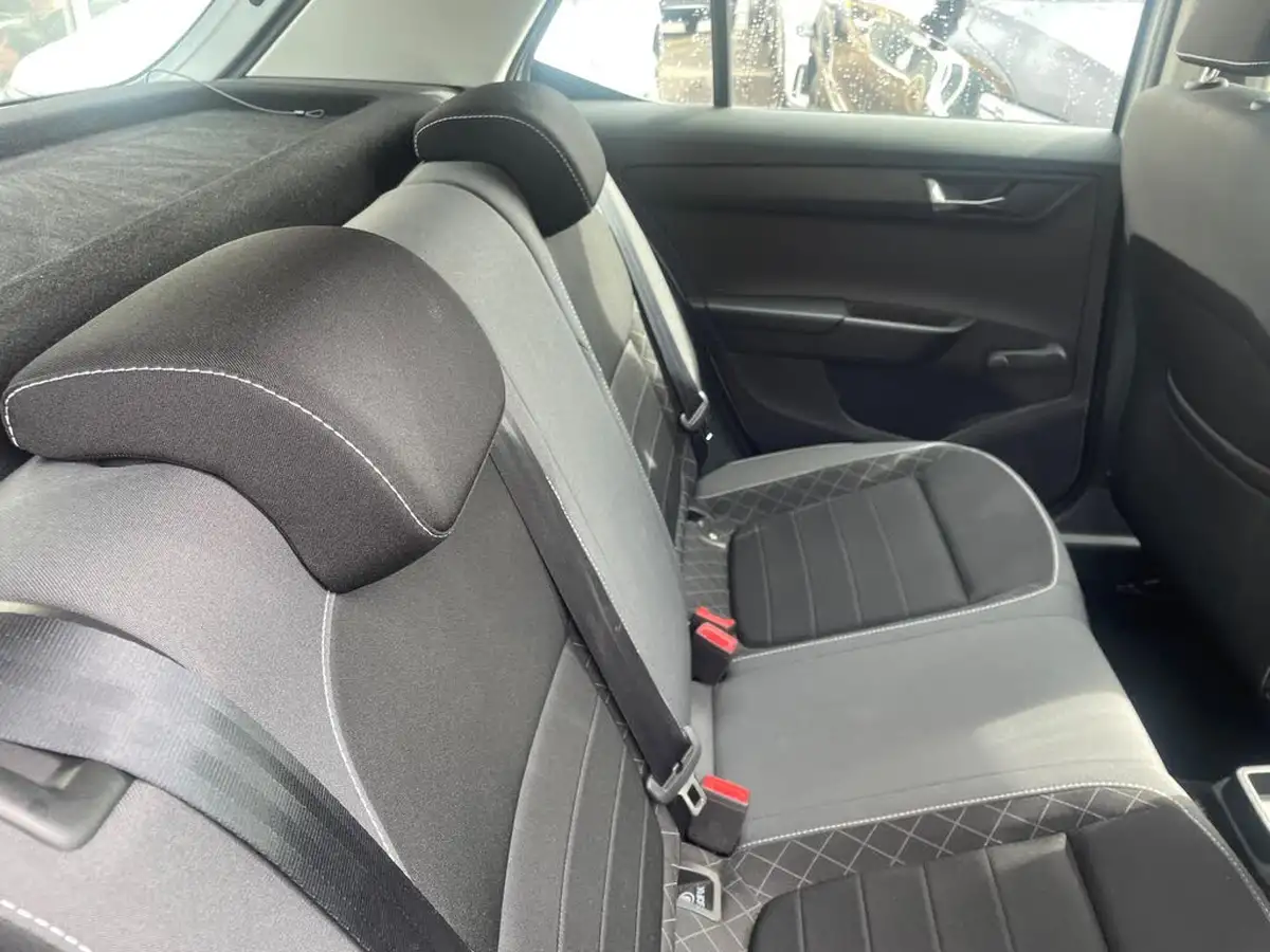 2020-skoda-fabia-10-tsi-se-95ps-hatchback-big-9
