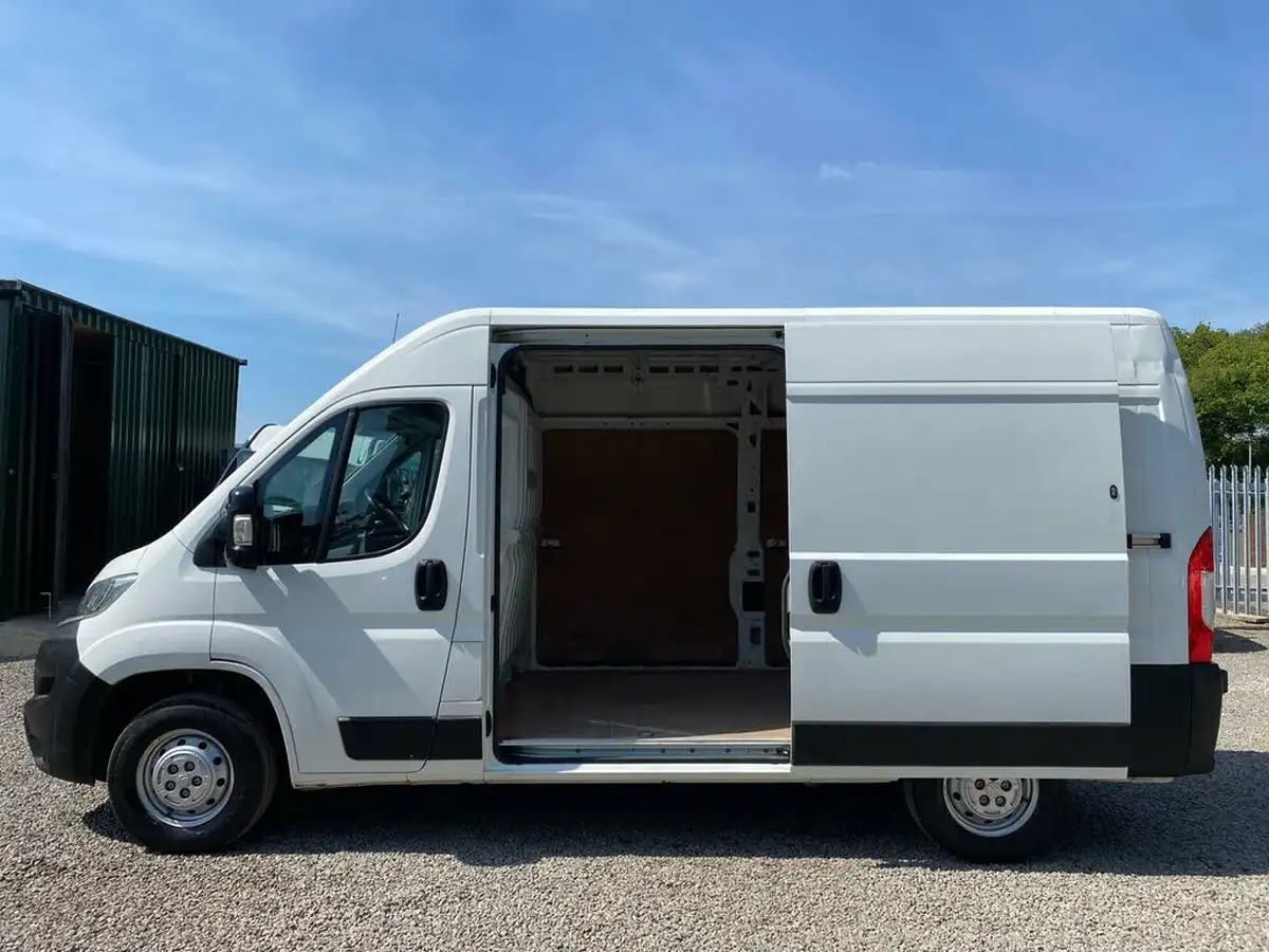 2018-citroen-relay-20bluehdi-35-l2h2-big-54