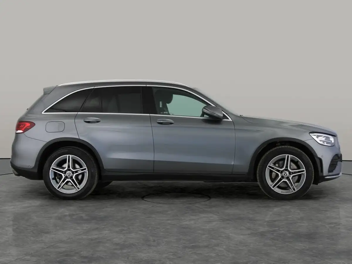 2022-mercedes-benz-glc-class-20d-glc220d-amg-line-195ps-station-wagon-5d-1950cc-4matic-plus-big-9