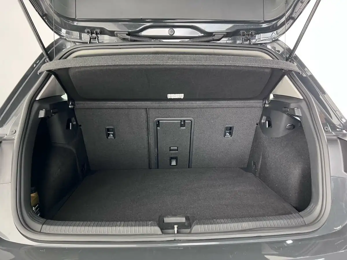 2021-volkswagen-golf-15-etsi-life-150ps-hatchback-big-11