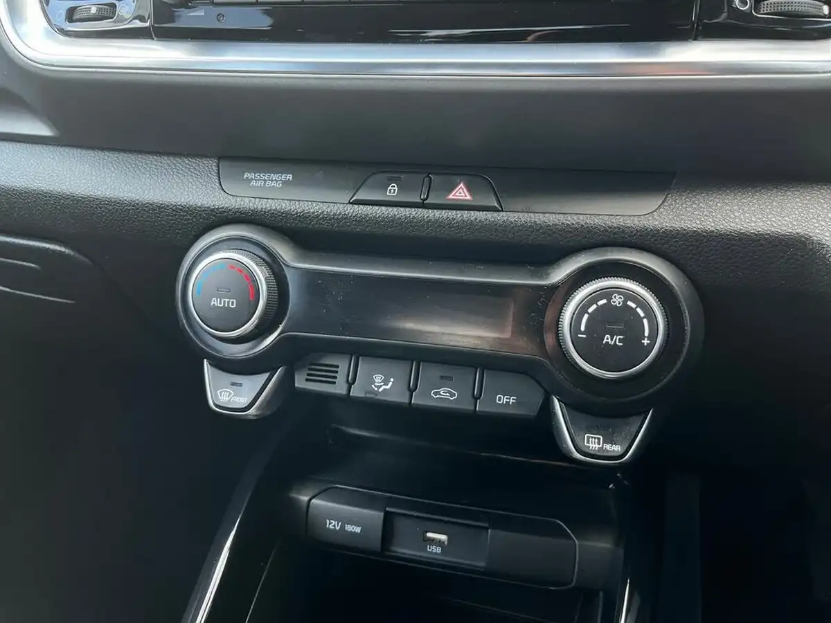2022-kia-stonic-10-t-gdi-connect-big-16