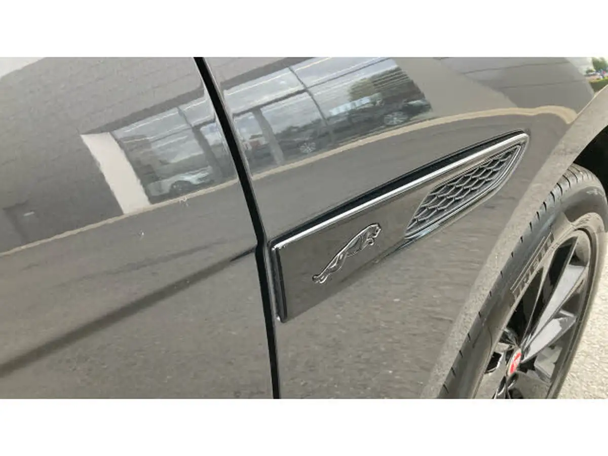 2021-jaguar-f-pace-20-d200-r-dynamic-se-mhev-big-23