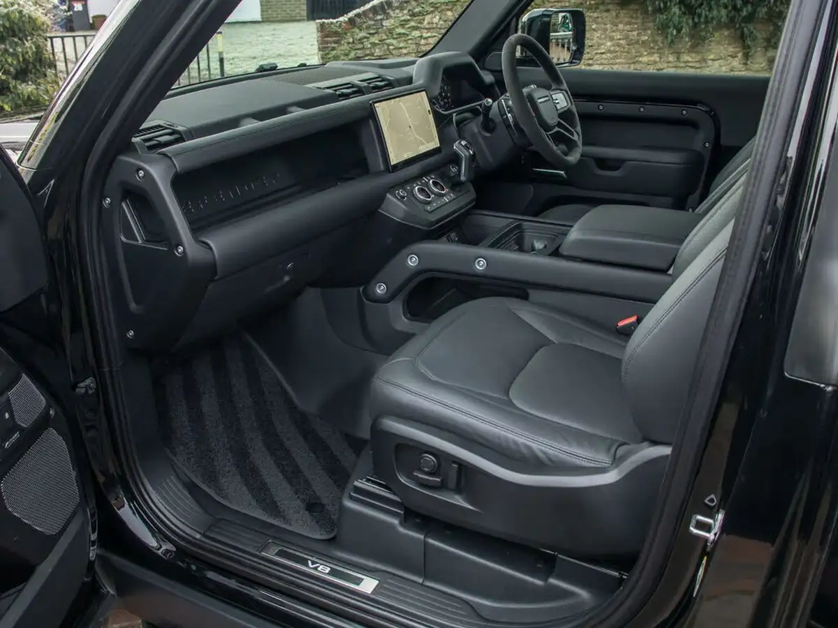 2022-land-rover-90-defender-50-p525-v8-big-17