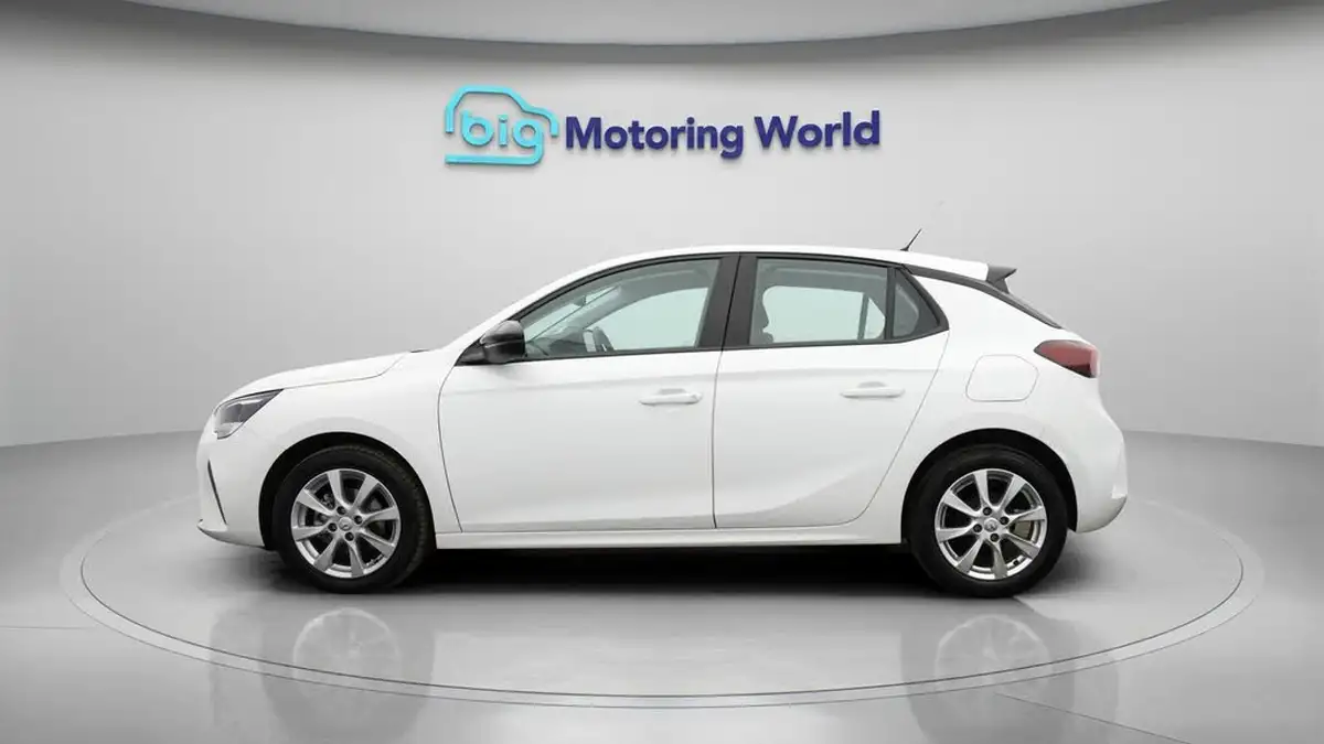 2021-vauxhall-corsa-12i-se-premium-big-3
