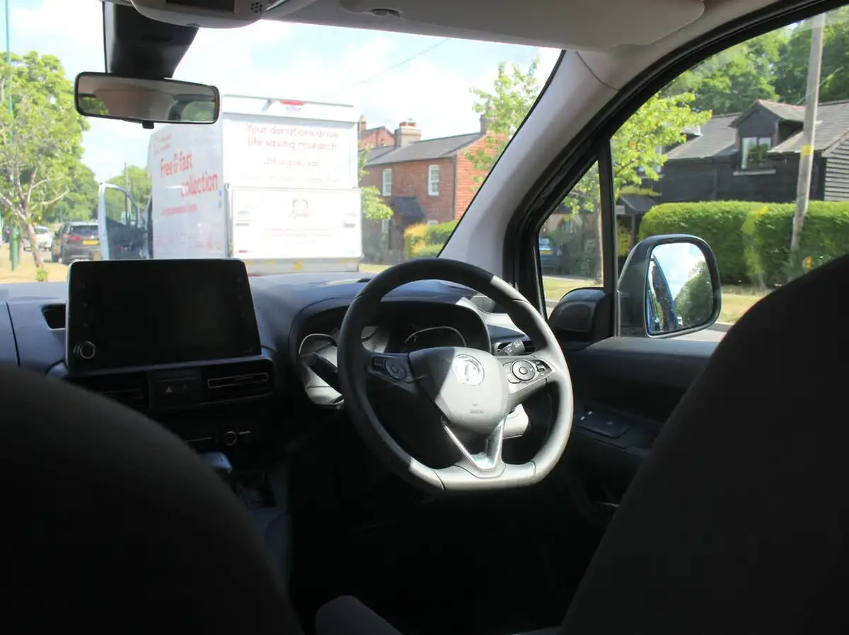 2021-vauxhall-combo-life-12i-edition-big-35