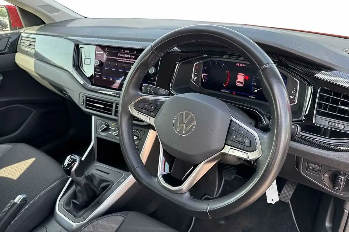 2022-volkswagen-polo-10-life-big-5