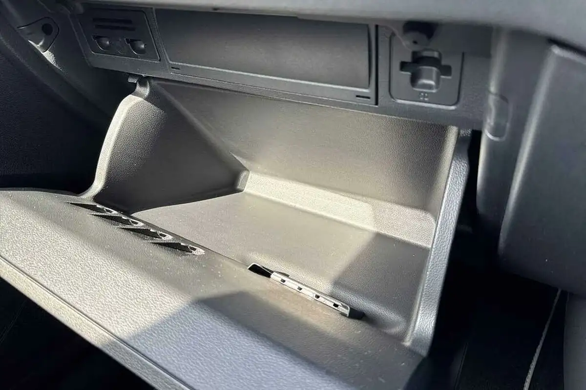 2022-volkswagen-polo-10-life-big-29