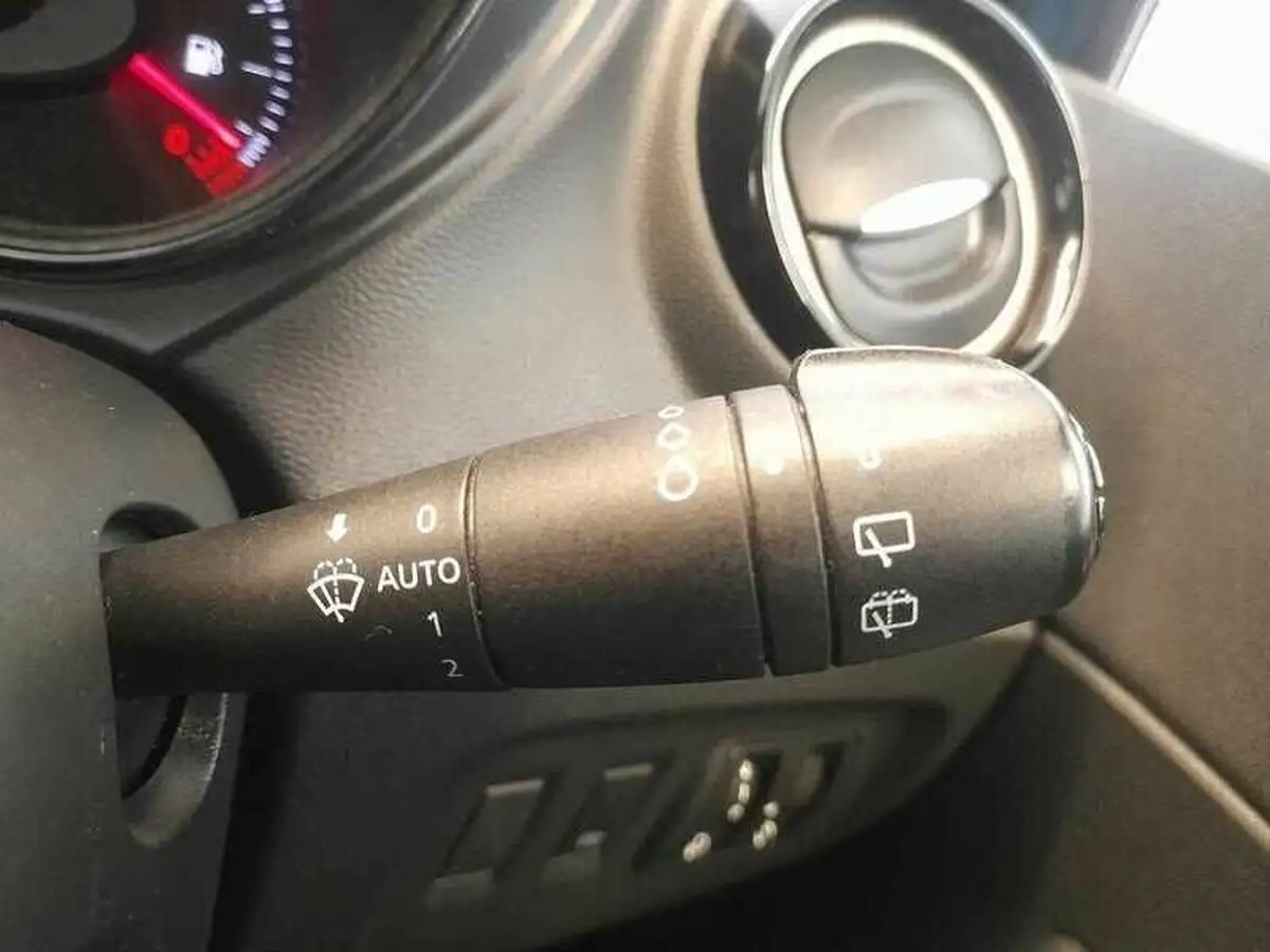 2019-renault-captur-09-tce-play-big-16