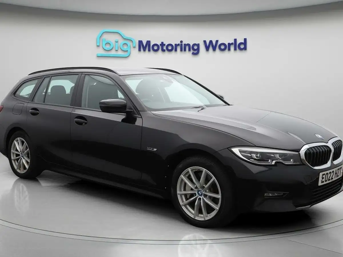 2022-bmw-3-series-20-330e-se-pro-touring-5d-big-0