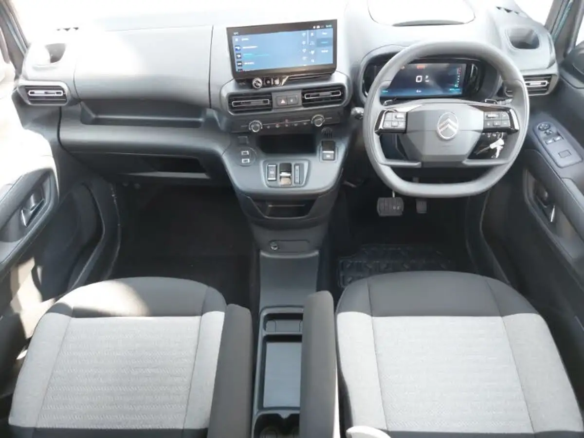 2025-citroen-berlingo-15bluehdi-plus-m-size-130ps-eat8-big-2