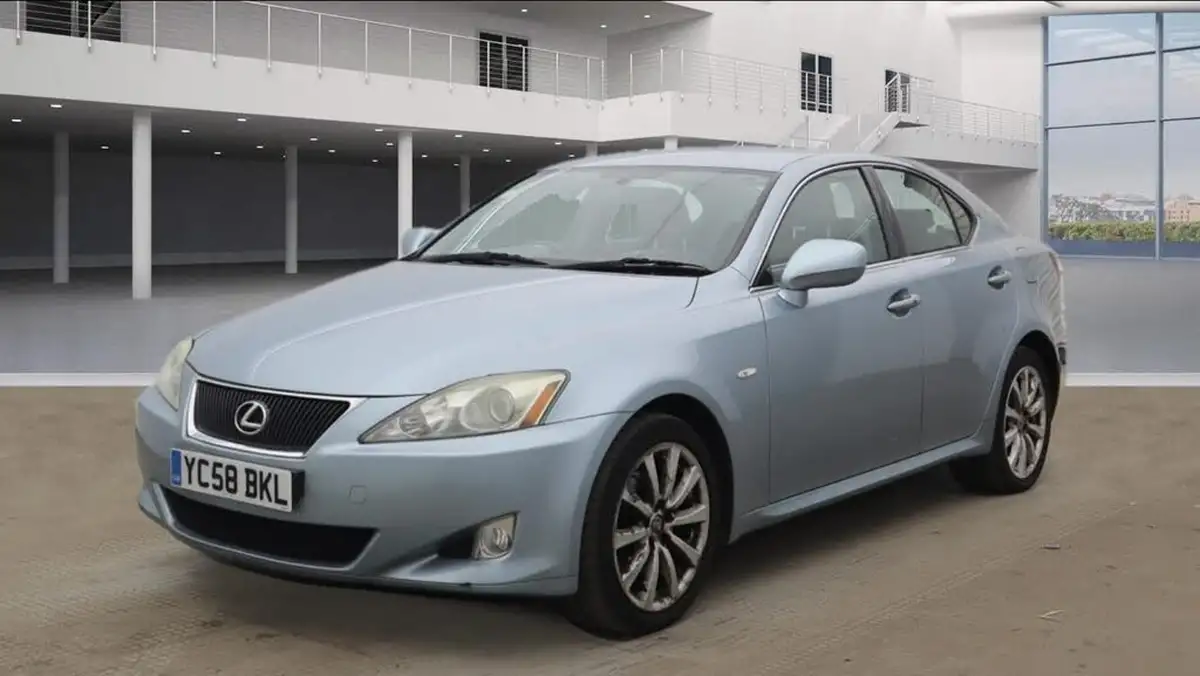 2008-lexus-is-220d-22td-se-big-0