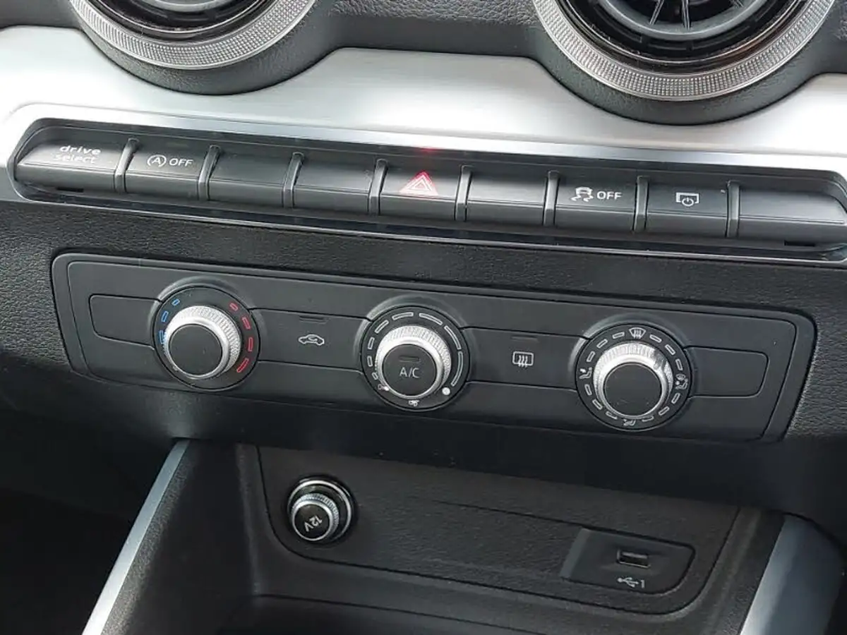 2022-audi-q2-10-30-tfsi-s-line-big-14