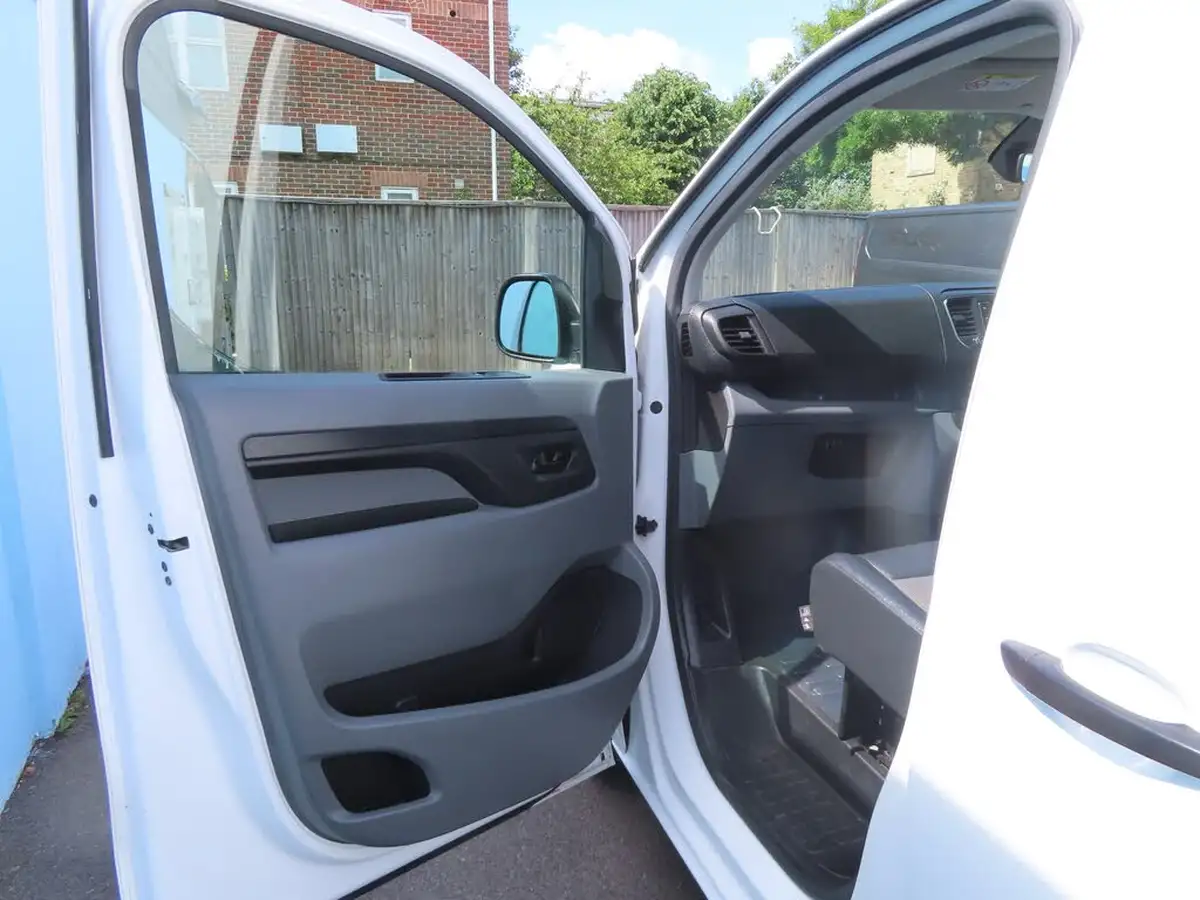 2020-citroen-dispatch-20bluehdi-enterprise-xl-1400-120pseu6d-ss-panel-big-26