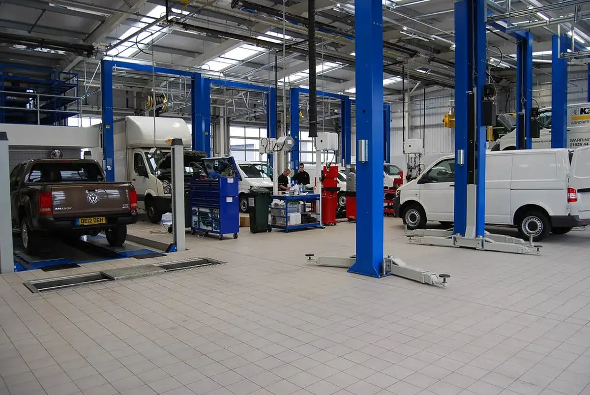 2025-volkswagen-transporter-20tdi-t30-commerce-plus-bmt-swb-150pseu6e-big-58