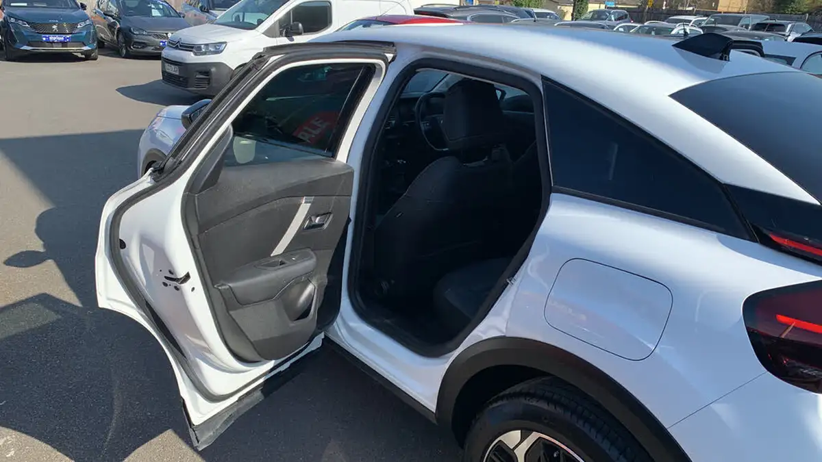 2024-citroen-c4-12-puretech-max-130ps-ss-big-57