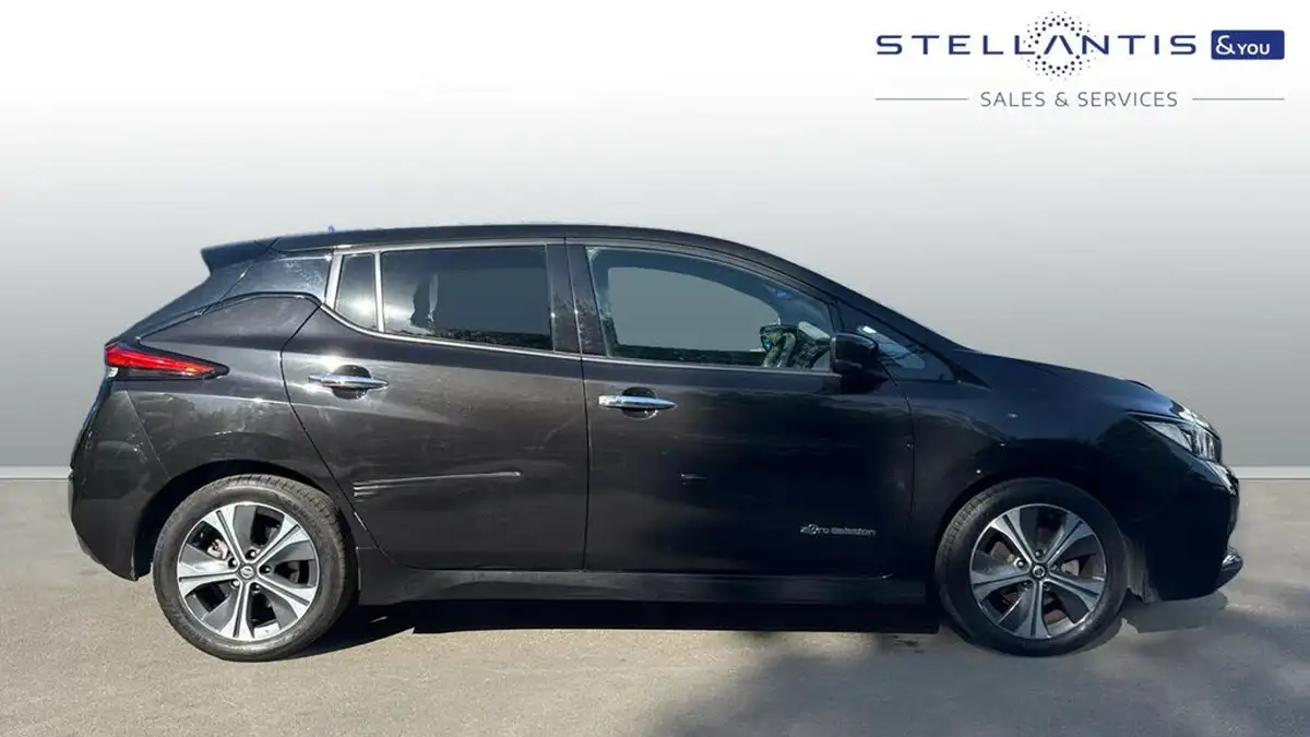 2020-nissan-leaf-e-tekna-big-1