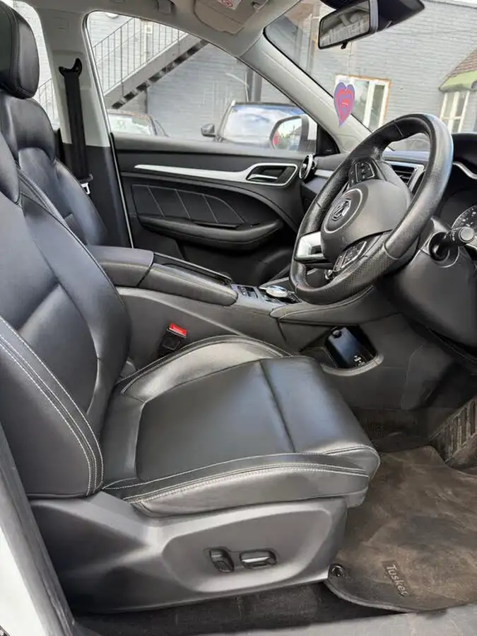 2021-mg-zs-suv-e-exclusive-ev-big-11