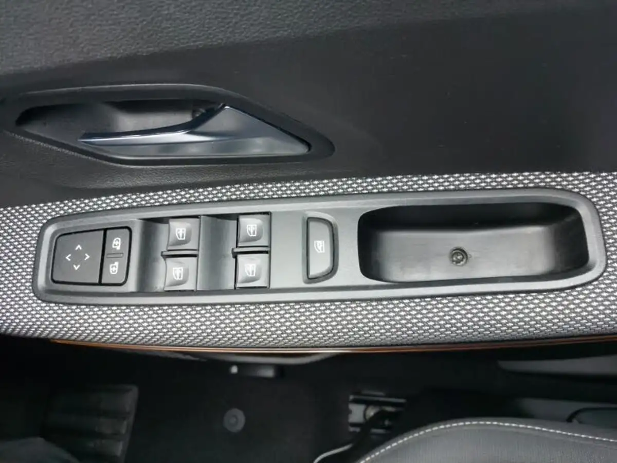 2022-dacia-sandero-stepway-10-tce-comfort-90bhp-big-18