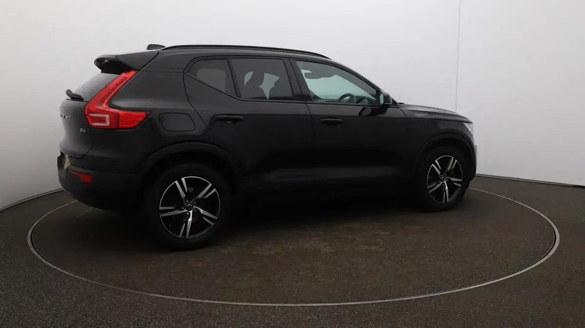 2022-volvo-xc40-20-b4-r-design-big-50
