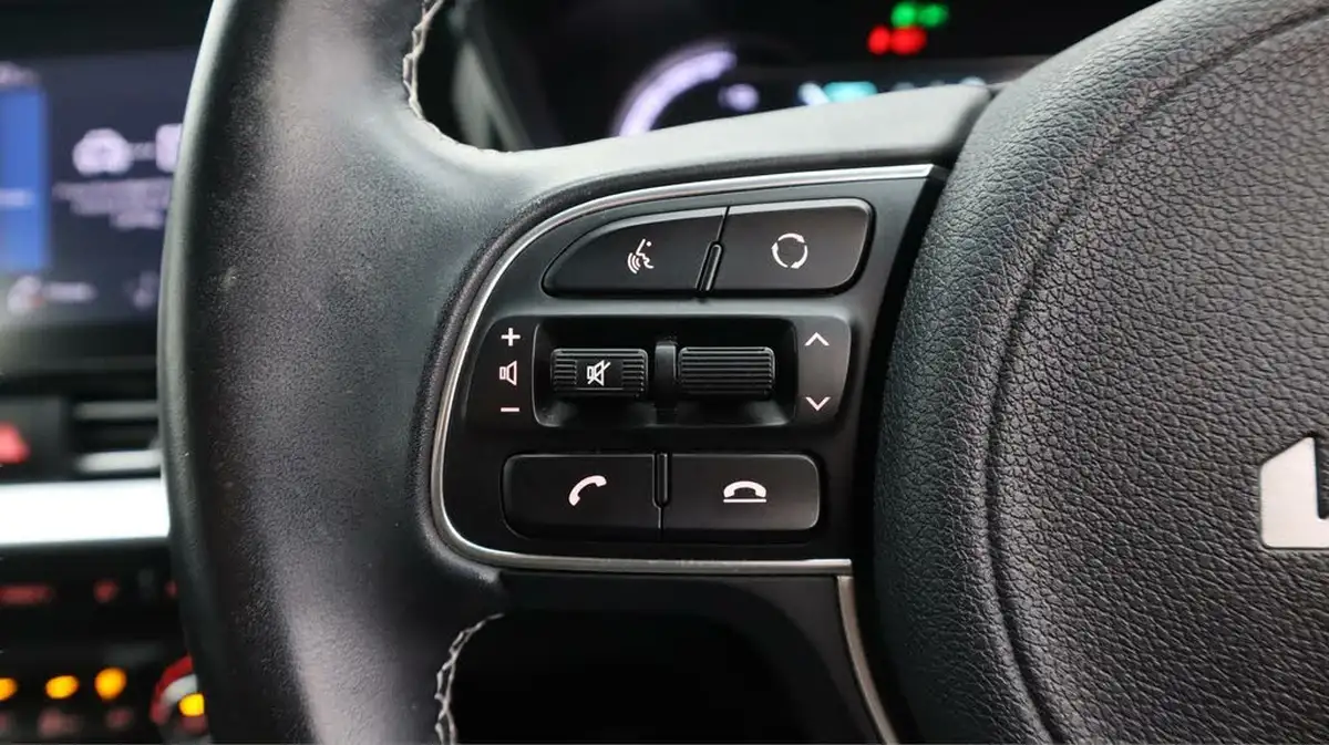 2022-kia-niro-ev-e-2-big-24