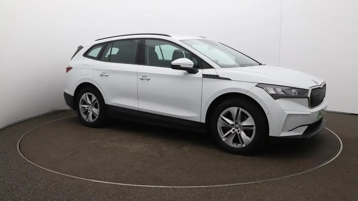 2022-skoda-enyaq-e-60-big-44