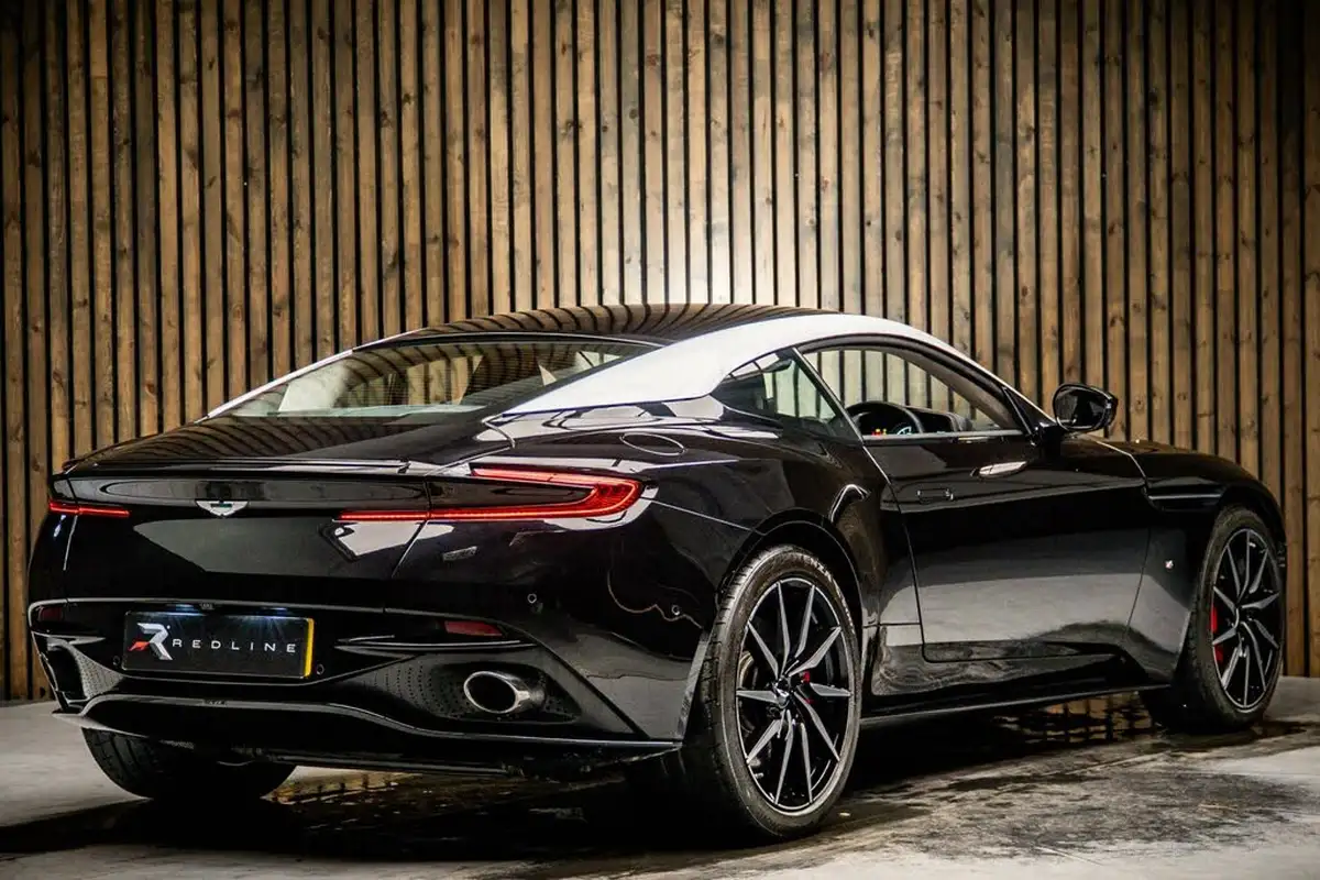 2017-aston-martin-db11-52-v12-launch-edition-big-3