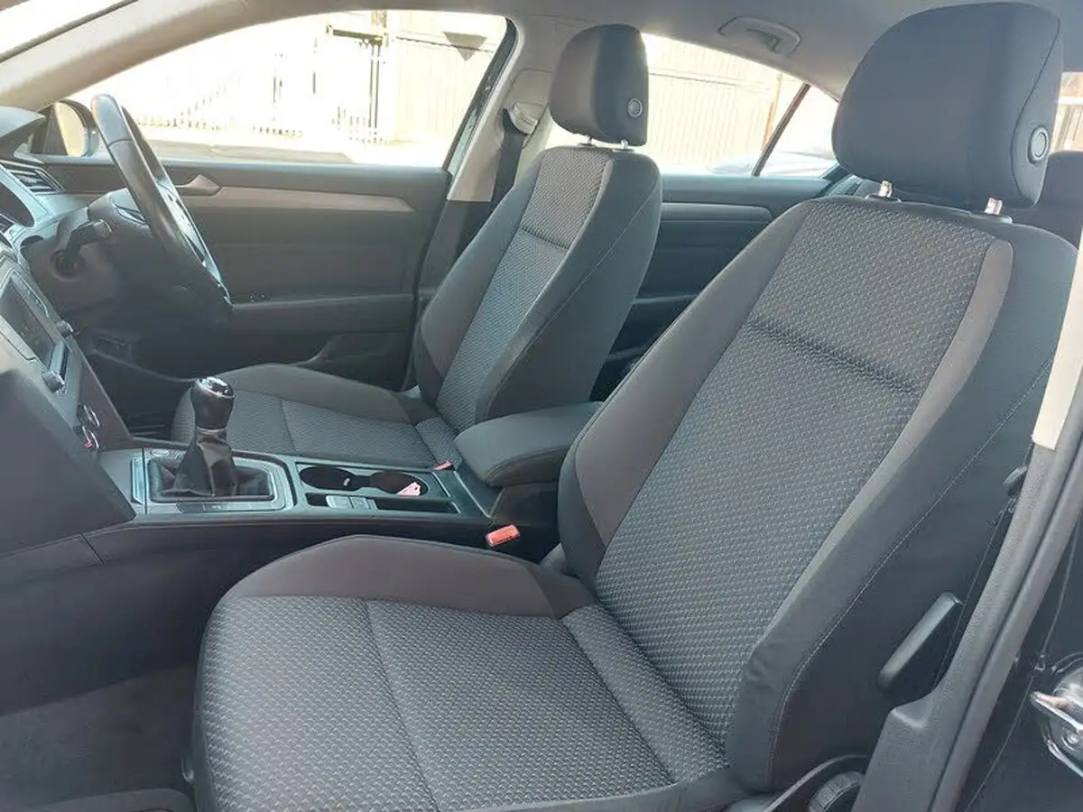 2015-volkswagen-passat-16tdi-bmtss-saloon-4d-big-17
