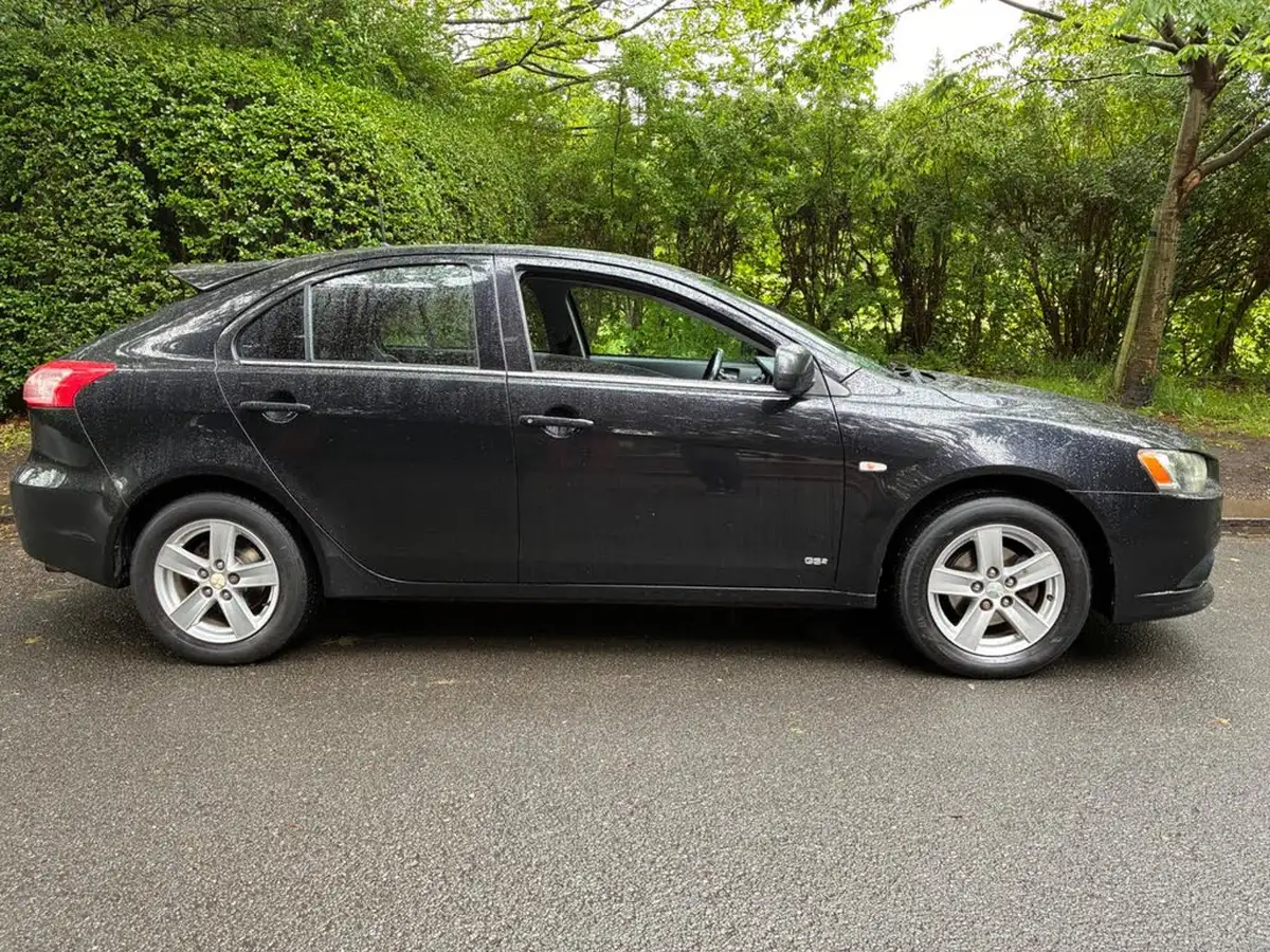 2010-mitsubishi-lancer-20td-gs2-big-2