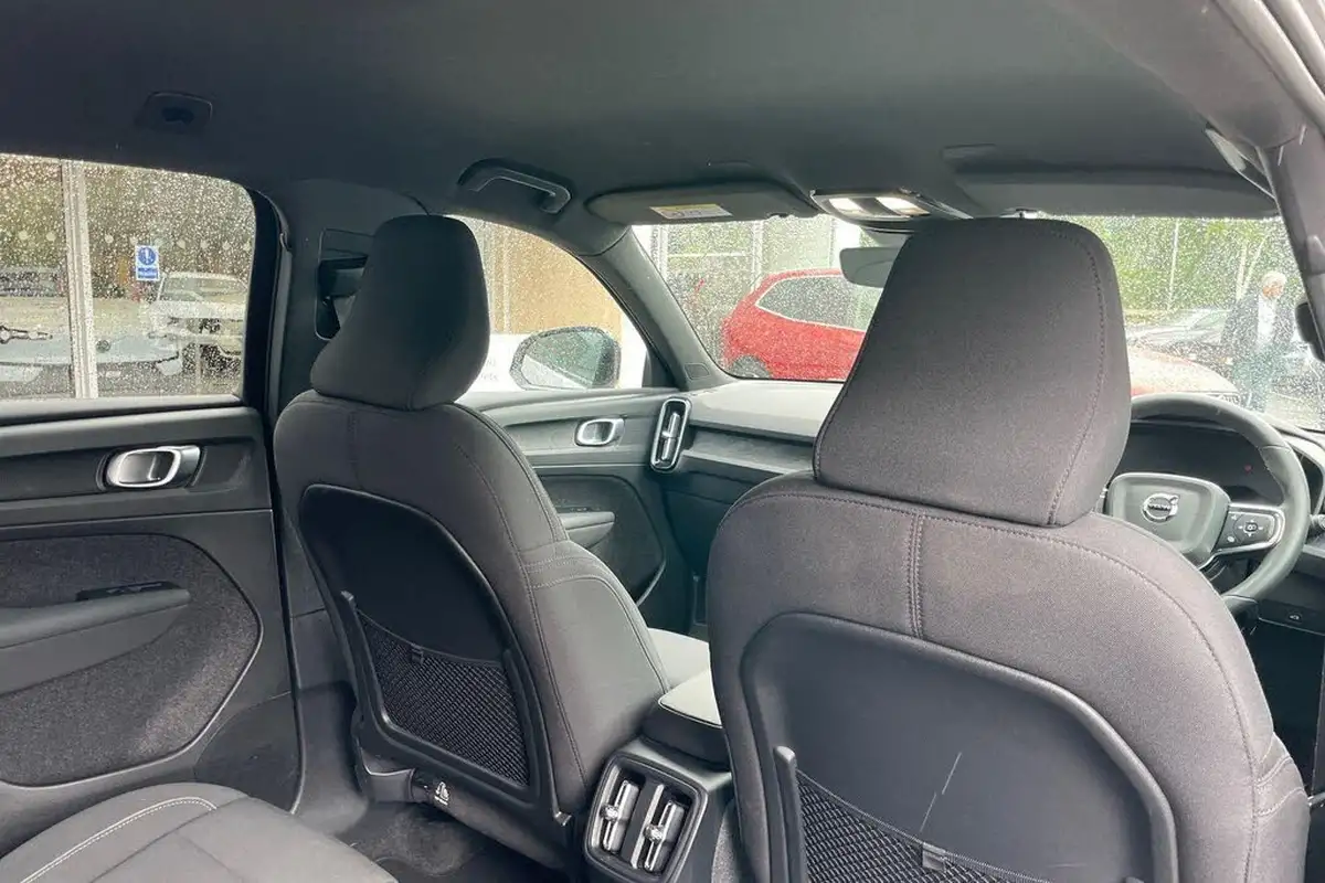 2023-volvo-xc40-e-twin-recharge-core-big-22