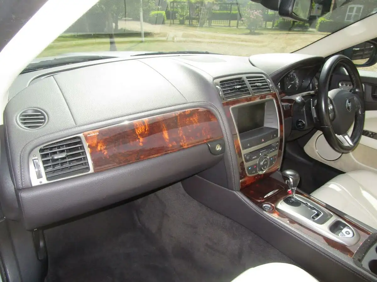 2007-jaguar-xk-42-convertible-big-14