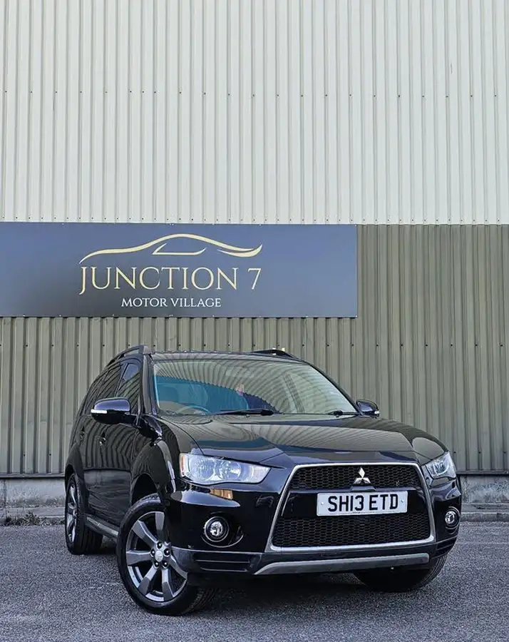 2013-mitsubishi-outlander-22td-gx3-big-1