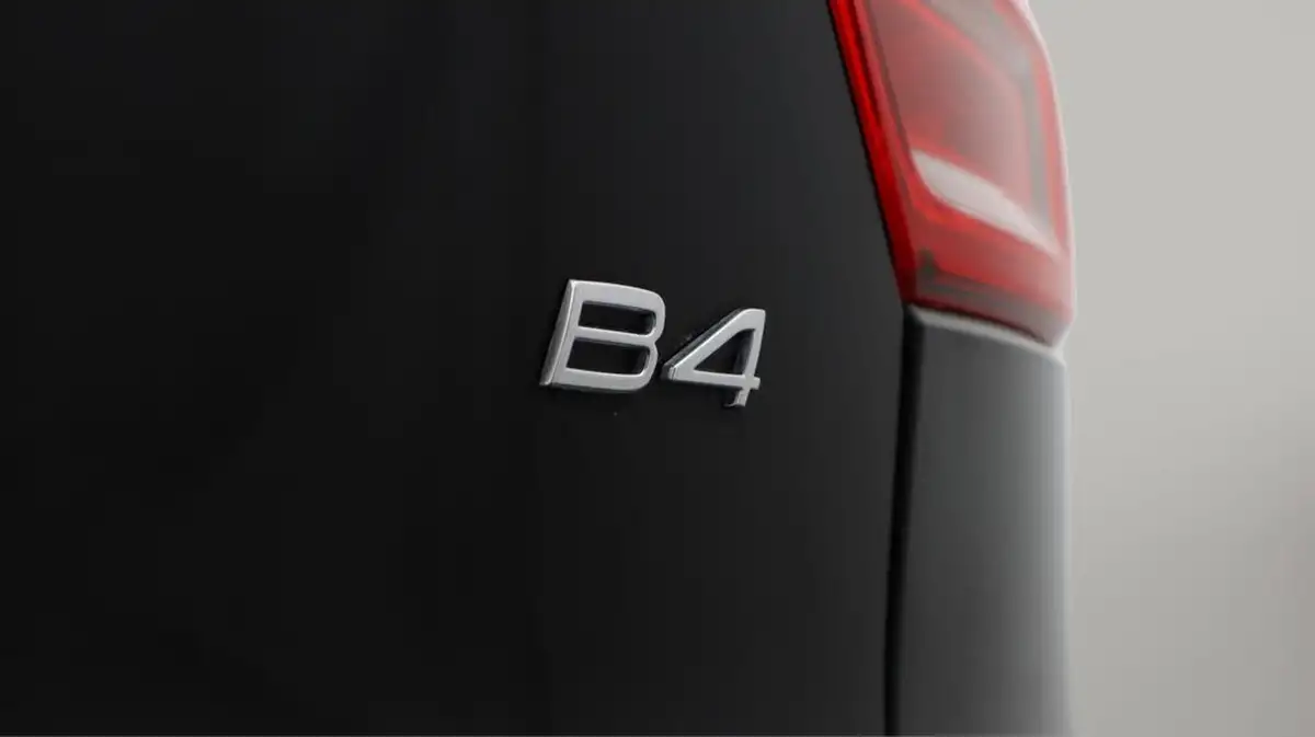 2022-volvo-xc40-20-b4-r-design-big-22