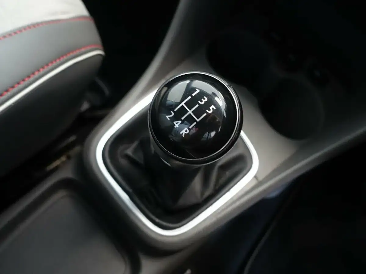 2017-volkswagen-polo-10-beats-65ps-ss-5d-big-25