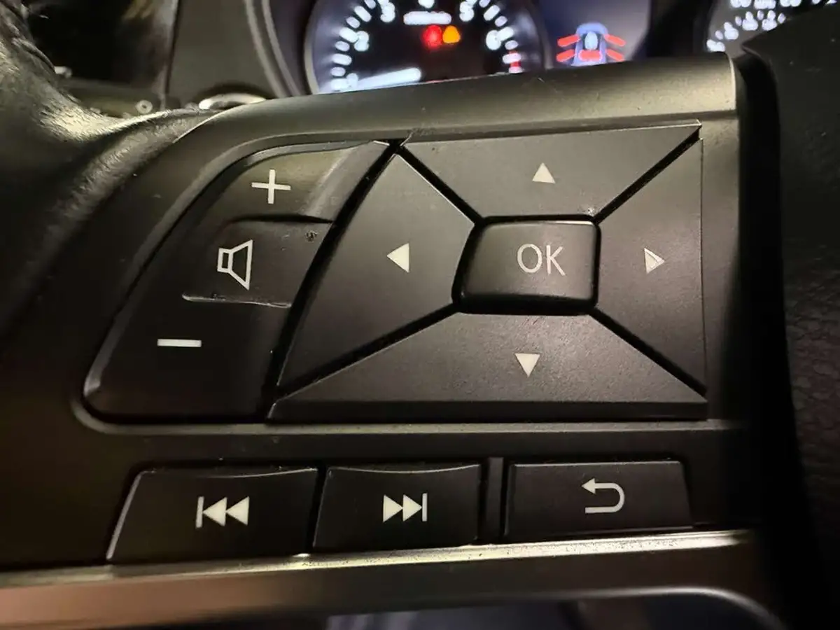 2019-nissan-qashqai-13-dig-t-n-connecta-140ps-big-17