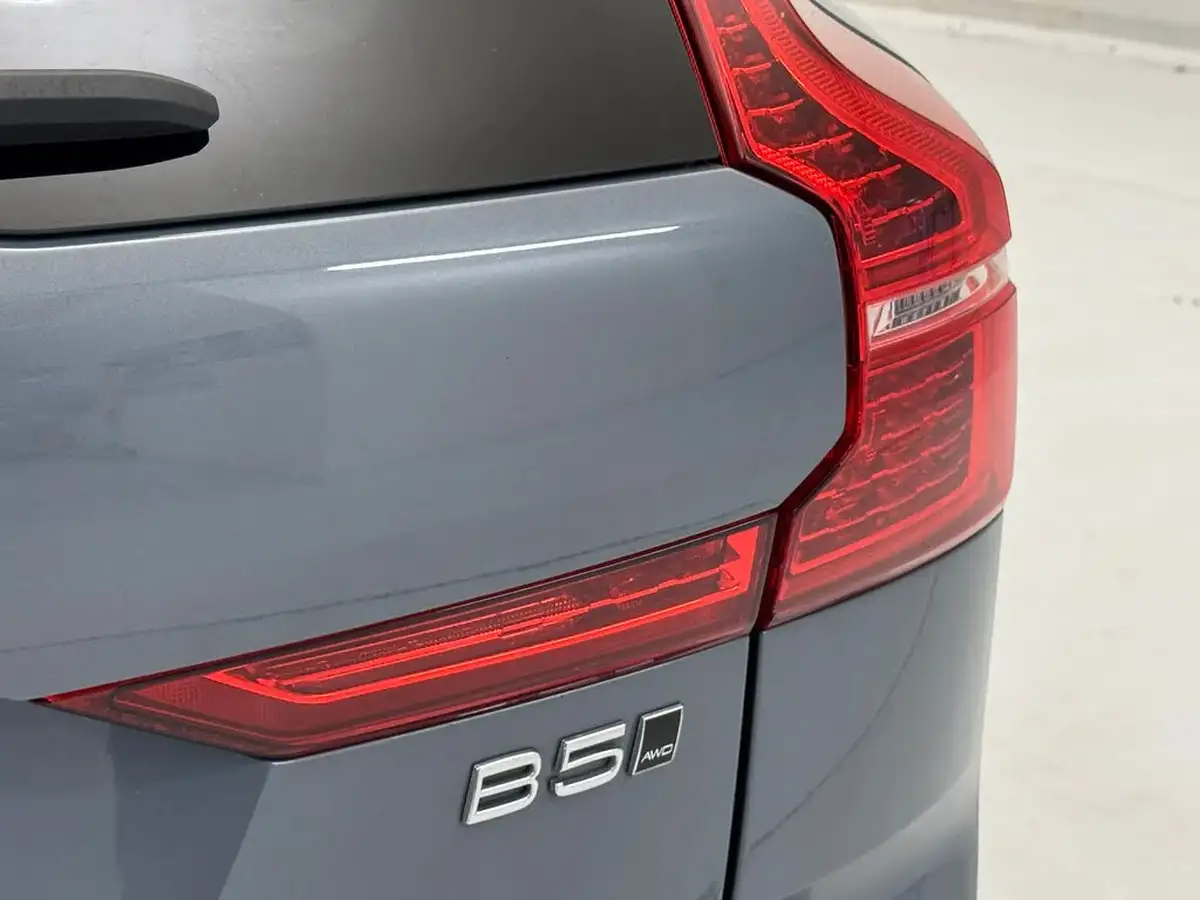 2022-volvo-xc60-20-b5-ultimate-big-42