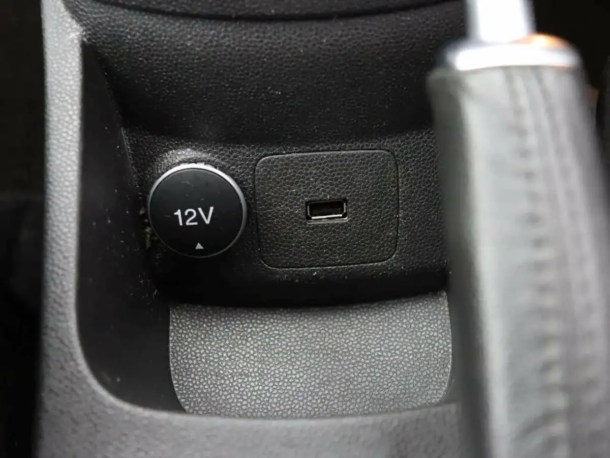 2017-ford-fiesta-10t-st-line-100ps-5d-big-36