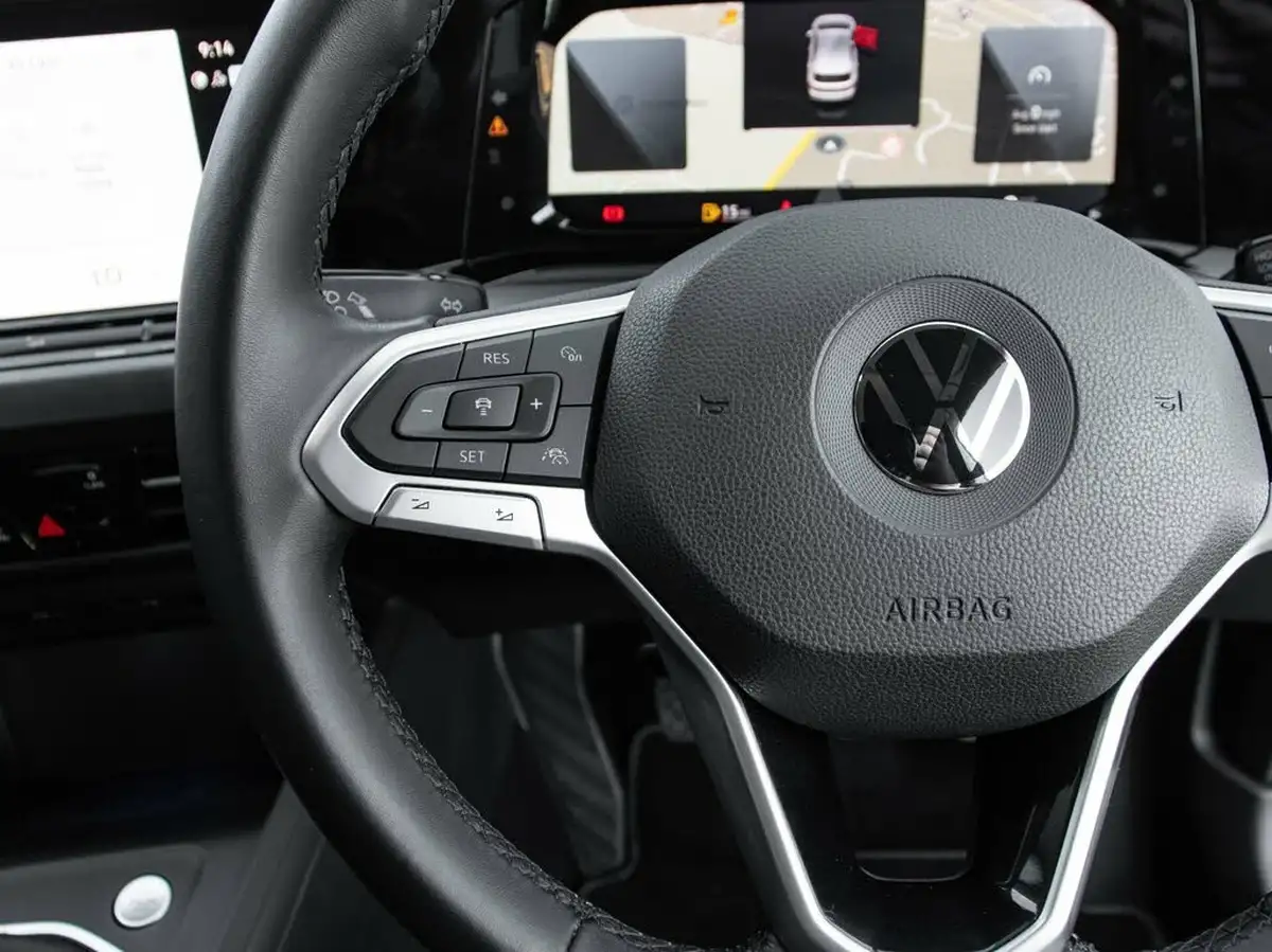 2020-volkswagen-golf-15-tsi-style-150ps-hatchback-big-18