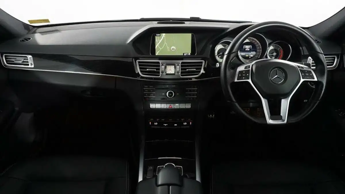2016-mercedes-benz-e-class-21cdi-e220-amg-night-edition-premium-plus-estate-5d-big-12