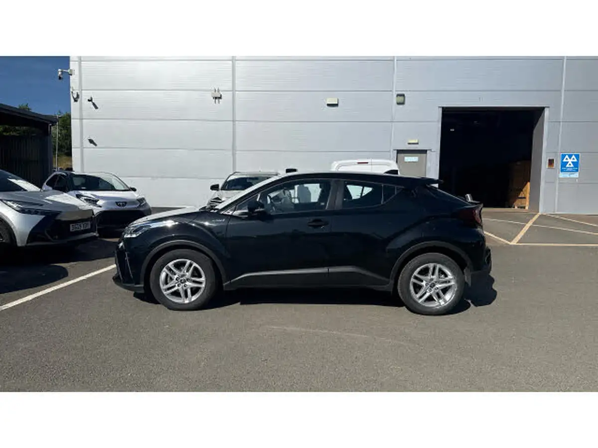 2022-toyota-c-hr-18-vvt-i-icon-big-16