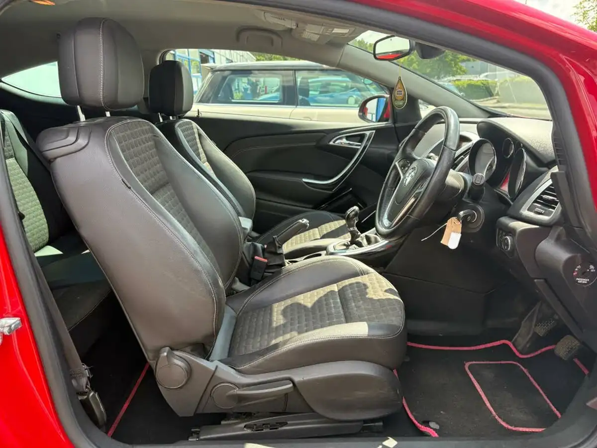 2014-vauxhall-astra-gtc-17cdti-sri-130ps-big-13