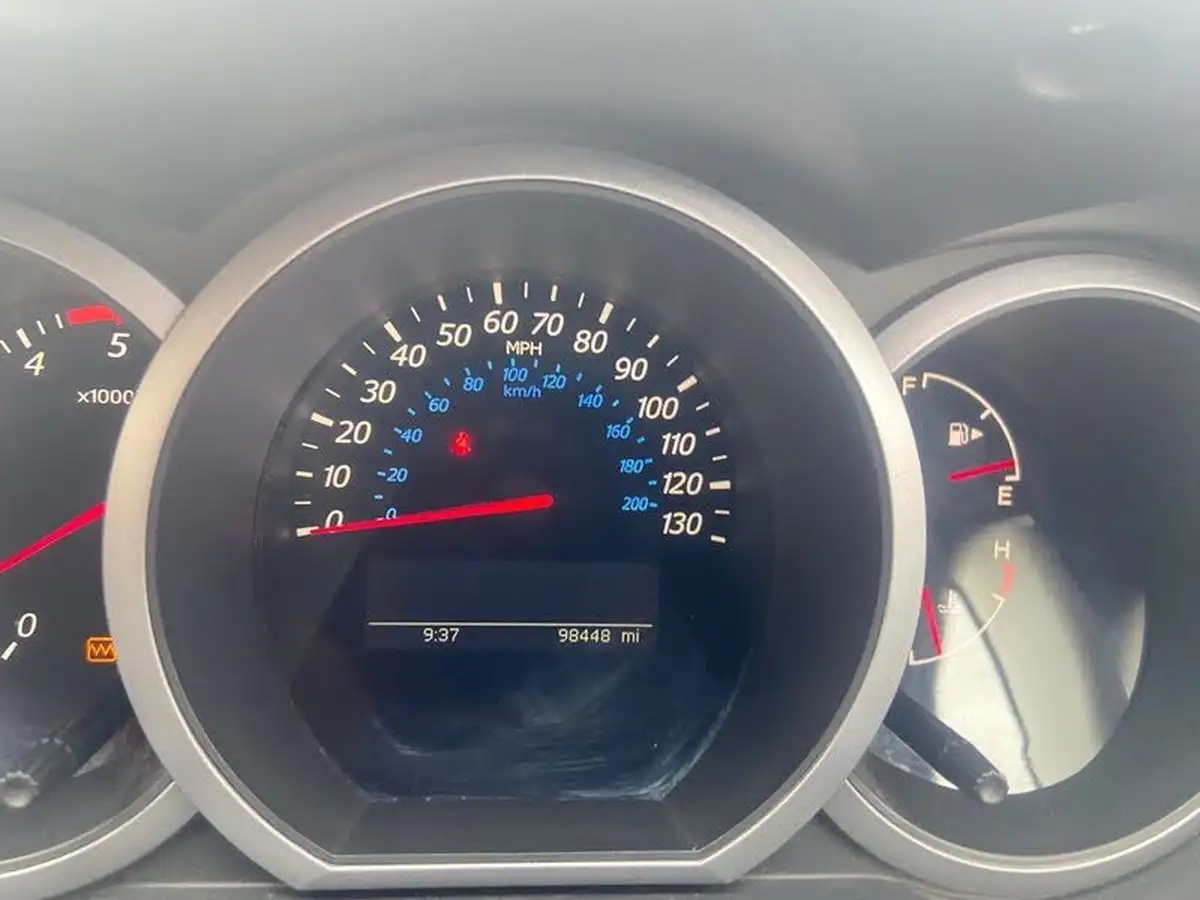 2010-suzuki-grand-vitara-19td-sz5-big-23