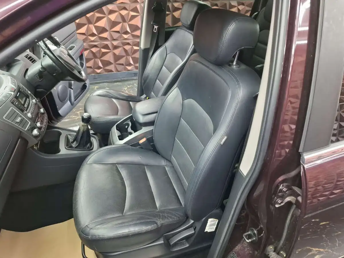 2016-kgm-ssangyong-turismo-22td-ex-big-30